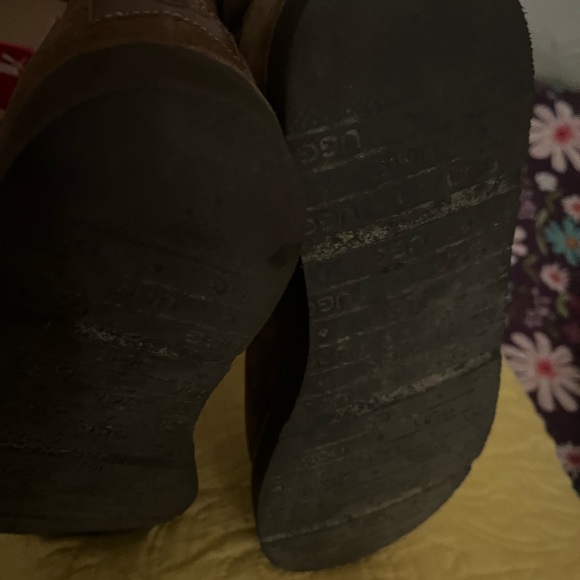 Uggs - Picture 5 of 6
